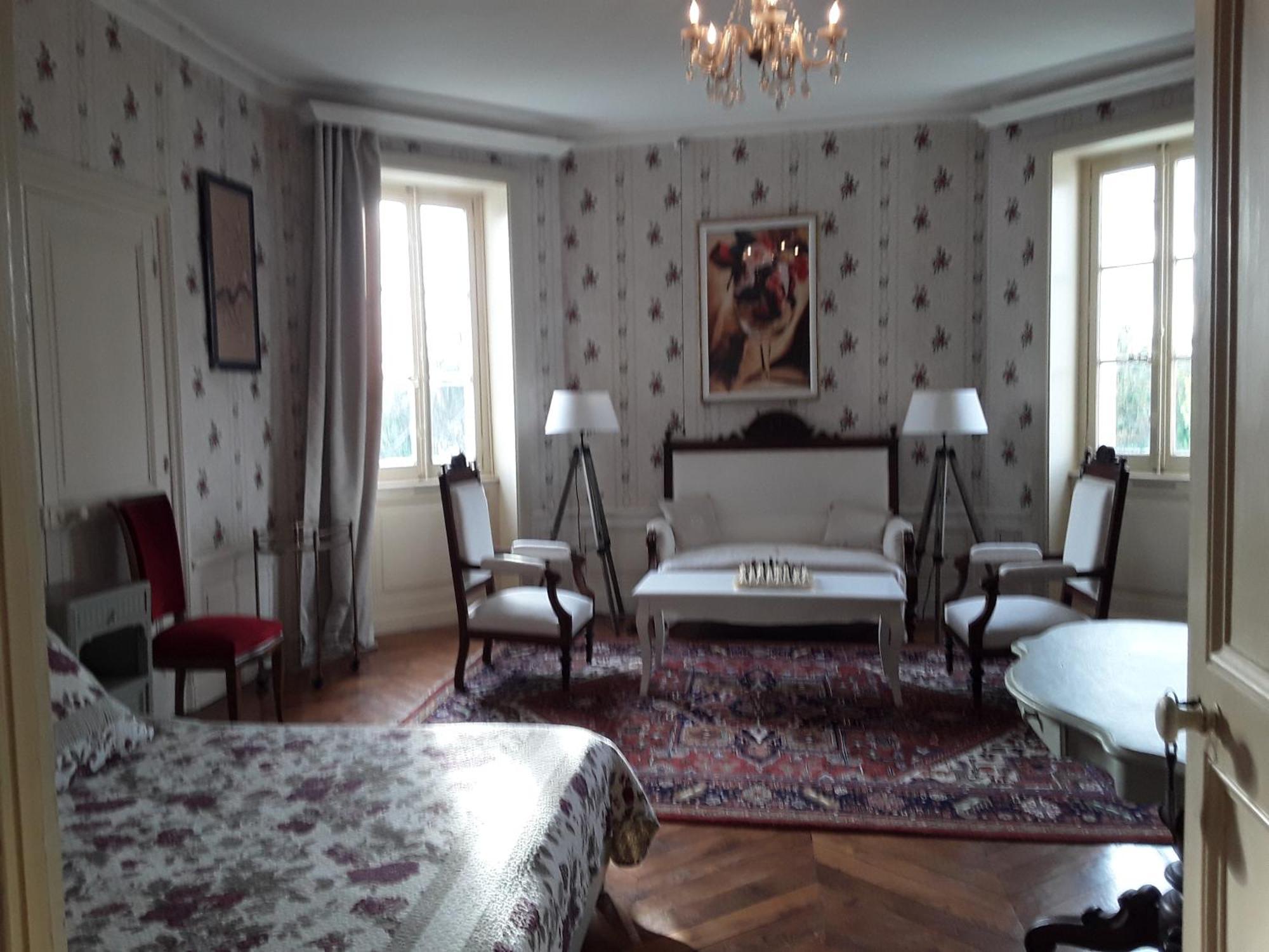 Chateau De Prety - Maison D'Hotes Bed & Breakfast Bagian luar foto